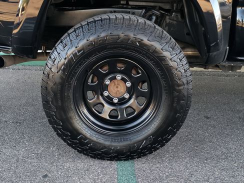 Used 2020 Toyota Tacoma TRD Sport image 9