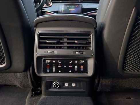 Used 2019 Audi Q8 Prestige image 29