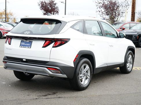 Certified 2025 Hyundai Tucson SE image 2