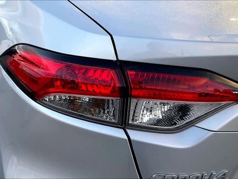 Used 2024 Toyota Corolla LE FWD image 28