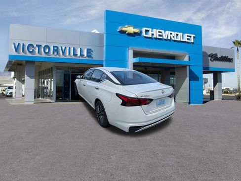 Used 2025 Nissan Altima 2.5 SV FWD image 6