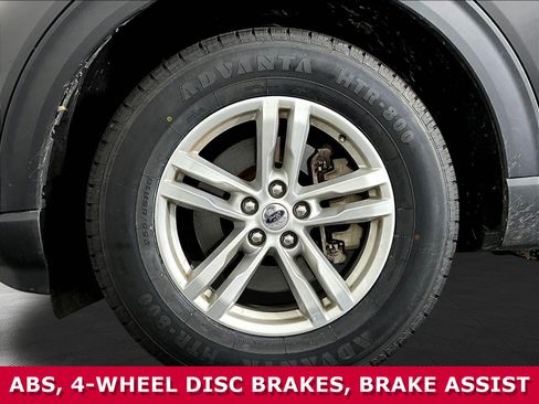 Used 2023 Ford Explorer XLT AWD/4WD image 30