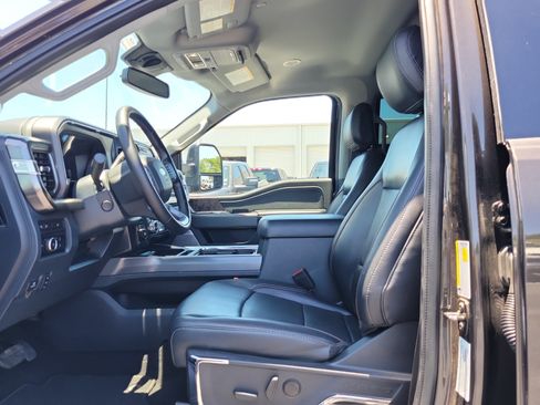 Used 2024 Ford F250 Lariat w/ Lariat Ultimate Package AWD/4WD image 19
