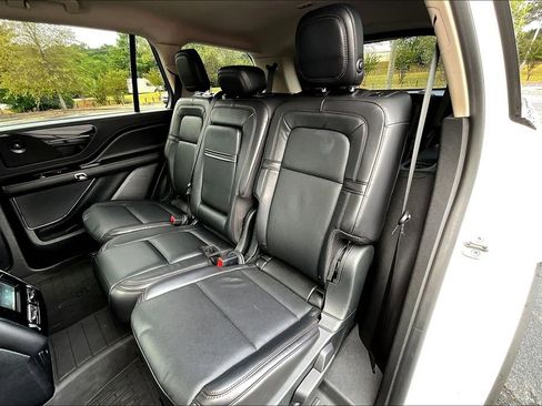 Used 2020 Lincoln Aviator Reserve w/ Class IV Trailer Tow Package image 26