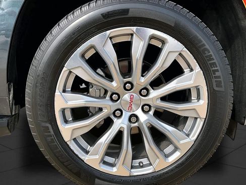 Used 2022 GMC Yukon Denali AWD/4WD image 10