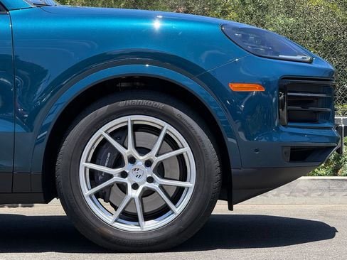 Used 2026 Porsche Cayenne AWD/4WD image 12