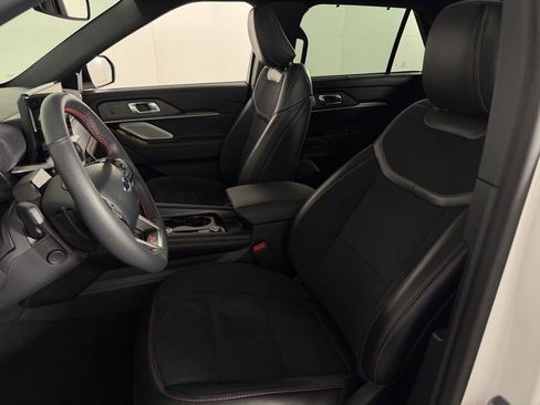 Used 2025 Ford Explorer ST AWD/4WD image 23