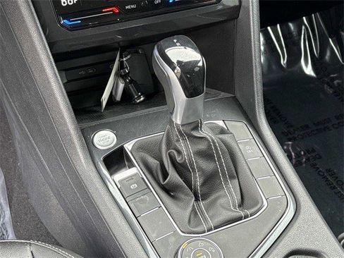 Used 2022 Volkswagen Tiguan SE image 23