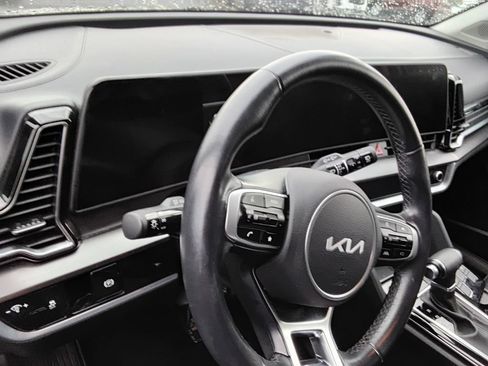 Used 2024 Kia Sportage EX AWD/4WD image 7