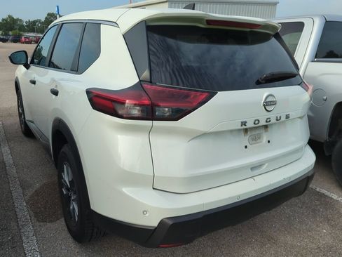 Used 2024 Nissan Rogue S FWD image 4