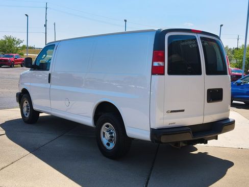Used 2020 Chevrolet Express 2500 w/ Driver Convenience Package RWD image 14