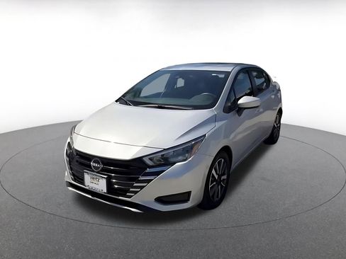 Used 2025 Nissan Versa SV image 7