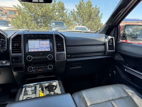 Used 2019 Ford Expedition XLT w/ Equipment Group 202A AWD/4WD image 26