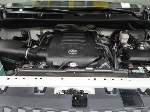 Used 2021 Toyota Tundra SR5 AWD/4WD image 34
