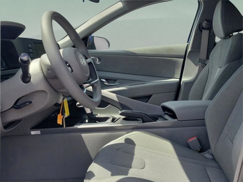 New 2026 Hyundai Elantra SE image 9
