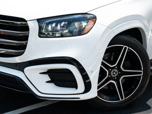 Used 2024 Mercedes-Benz GLS 450 4MATIC image 3