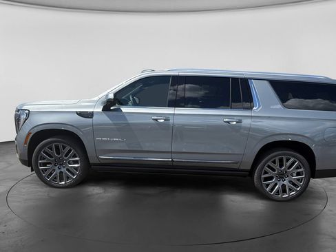 New 2026 GMC Yukon XL Denali Ultimate w/ LPO, Floor Liner Package AWD/4WD image 4