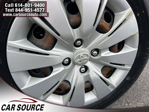 Used 2012 Toyota Yaris LE image 24