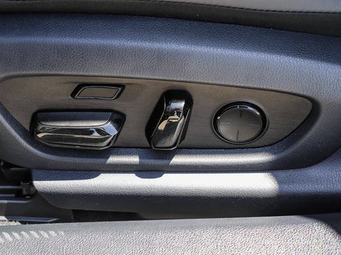 Certified 2025 Lexus ES 300h w/ Luxury Package FWD image 21