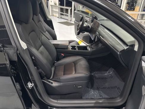 Used 2024 Tesla Model Y Performance image 31