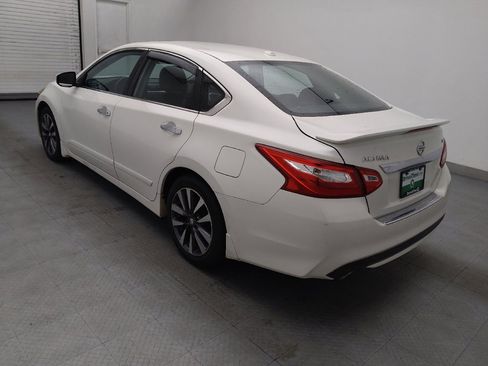 Used 2017 Nissan Altima 2.5 SL w/ 2.5 Technology Package image 3