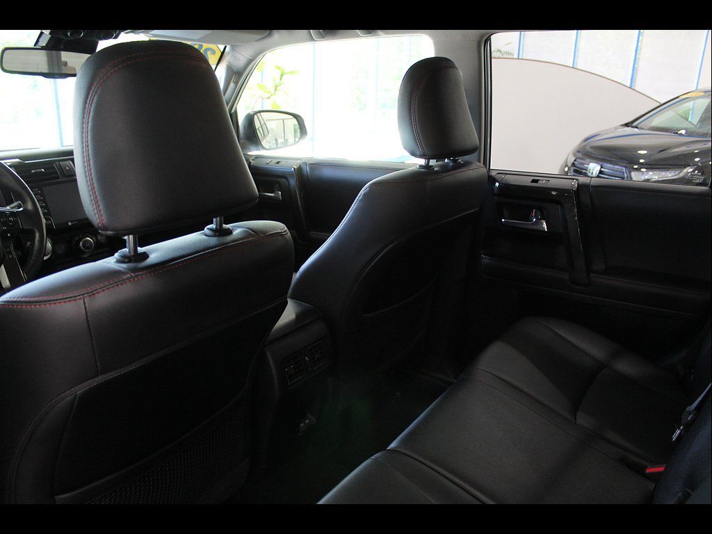 Used 2024 Toyota 4Runner TRD Off-Road Premium AWD/4WD image 16