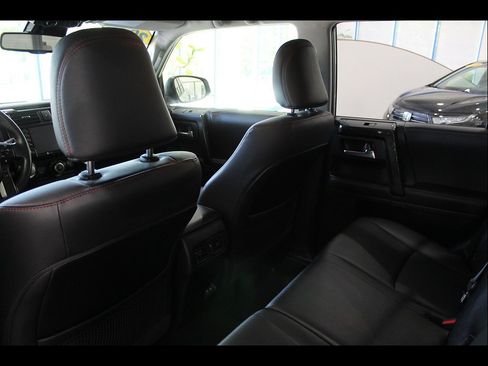 Used 2024 Toyota 4Runner TRD Off-Road Premium AWD/4WD image 16