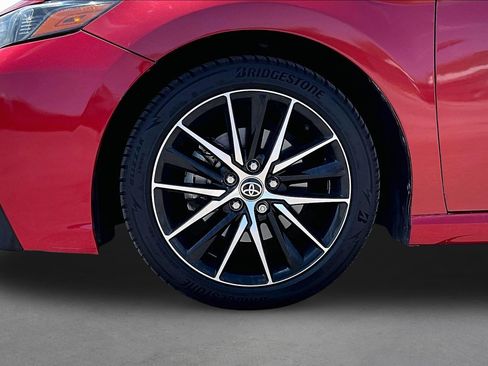 Used 2022 Toyota Camry SE FWD image 8