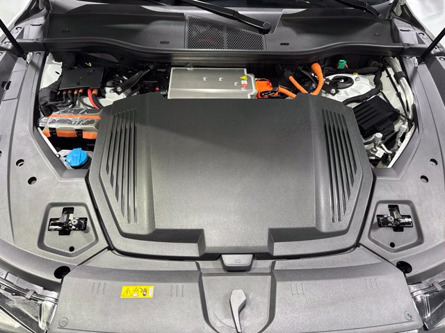 Used 2024 Audi Q8 e-tron Prestige w/ Prestige Package AWD/4WD image 10