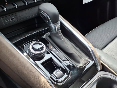 New 2026 GMC Canyon Denali image 17