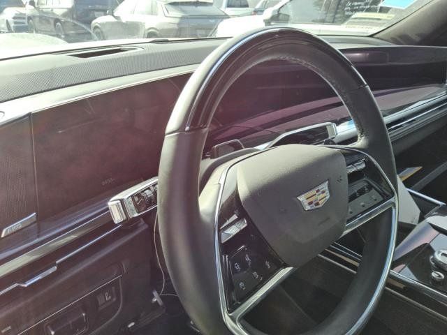 Used 2025 Cadillac Escalade ESV Sport RWD image 6