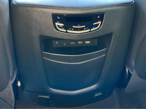 Used 2020 Cadillac Escalade ESV Luxury AWD/4WD image 46