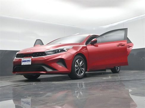 Used 2024 Kia Forte LXS image 69