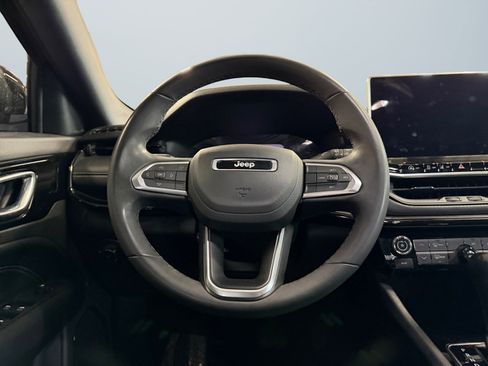 Used 2022 Jeep Compass Altitude image 14