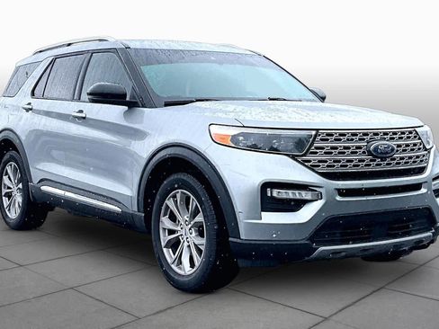 Used 2021 Ford Explorer Limited w/ Equipment Group 301A AWD/4WD image 2