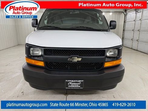 Used 2017 Chevrolet Express 3500 Extended image 8