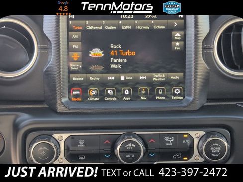 Used 2018 Jeep Wrangler Unlimited Sahara image 18