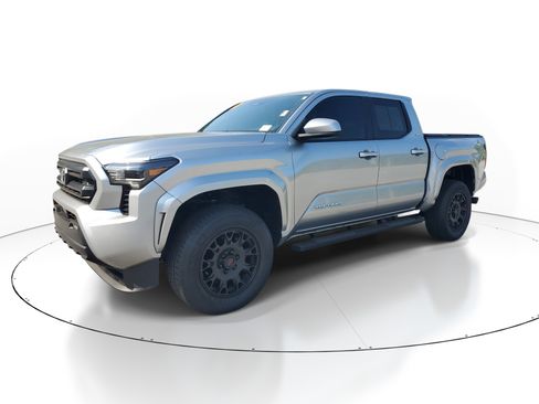 Used 2024 Toyota Tacoma SR5 RWD image 3