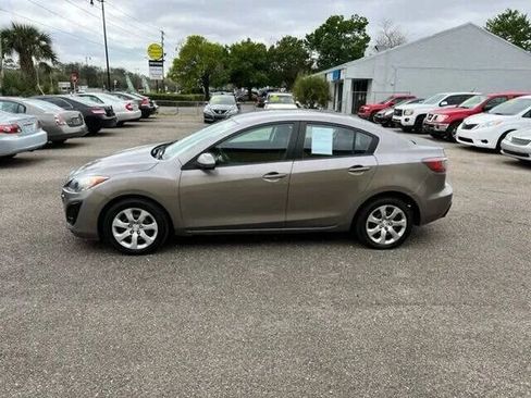 Used 2011 MAZDA MAZDA3 i Sport FWD image 14