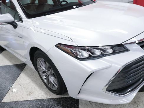 Used 2021 Toyota Avalon XLE w/ Moonroof Package image 34