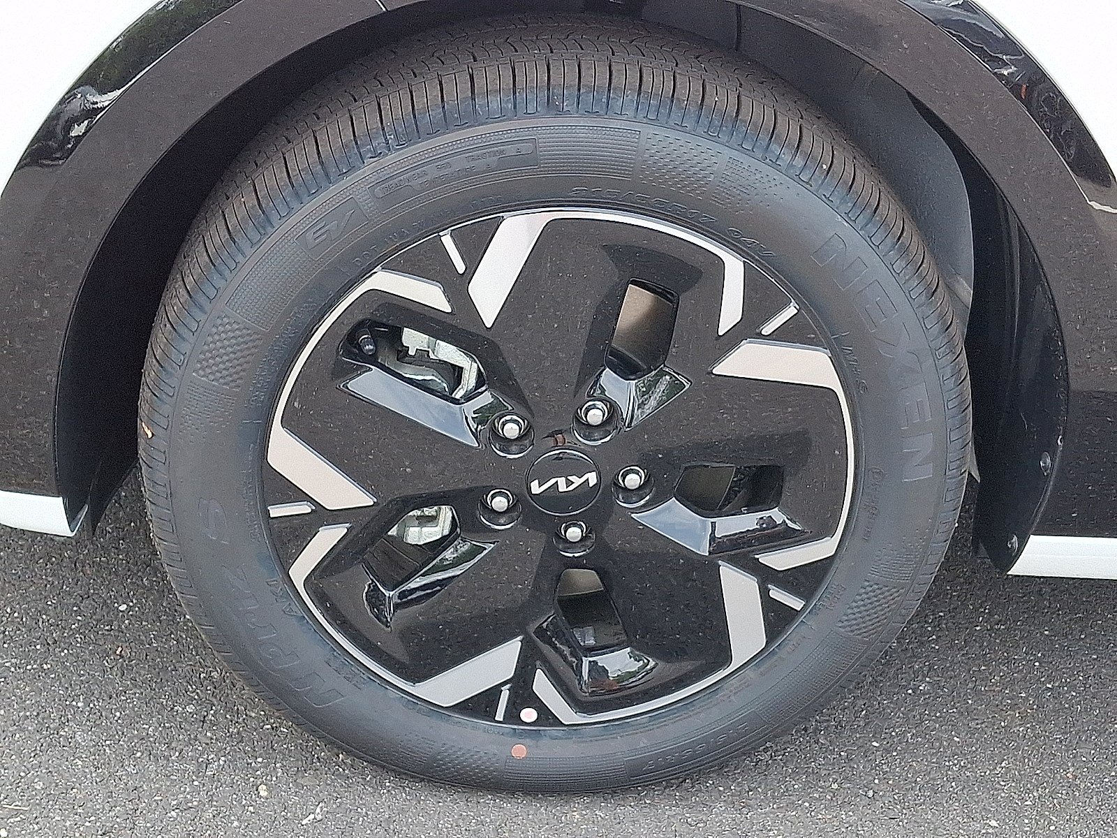 New 2026 Kia Niro Wind w/ Wind Preserve Package FWD image 4