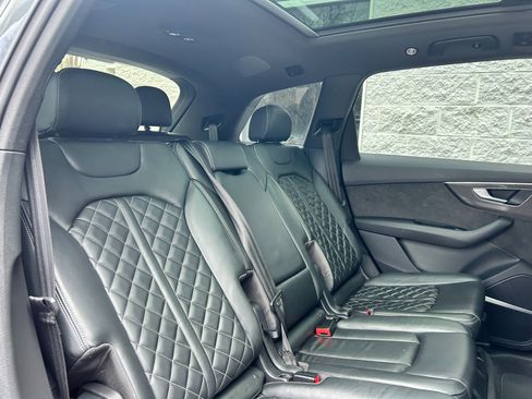 Used 2021 Audi SQ7 Premium Plus w/ Driver Assistance Package image 45