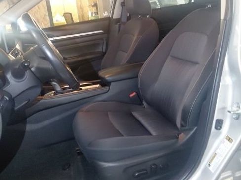 Used 2023 Nissan Altima 2.5 SV w/ SV Premium Package FWD image 5