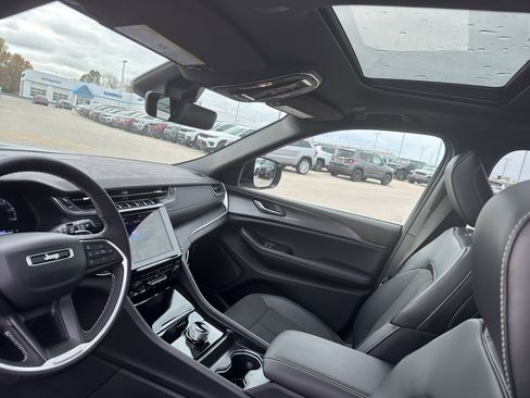 New 2025 Jeep Grand Cherokee Altitude w/ Trailer Tow Package image 24