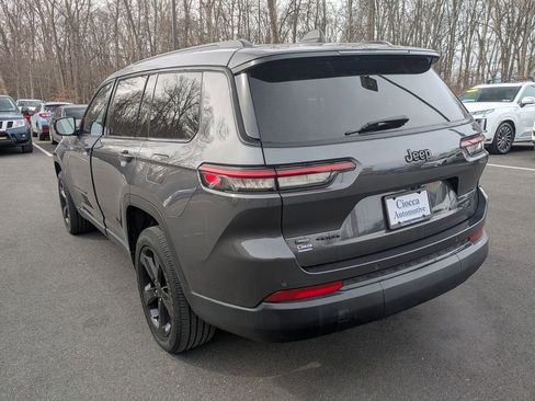 Used 2023 Jeep Grand Cherokee L Laredo image 7