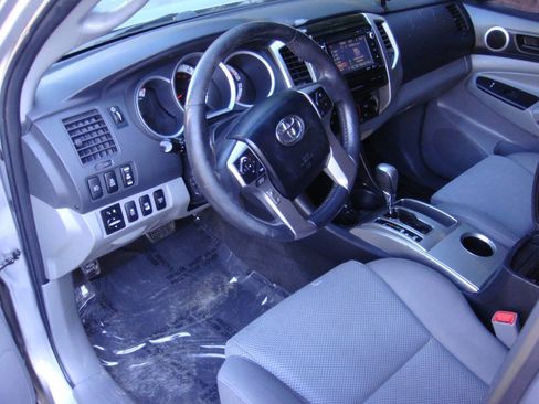 Used 2015 Toyota Tacoma 4x4 Double Cab w/ TRD Off-Road Package image 9