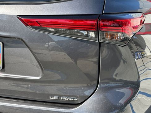 Used 2023 Toyota Highlander LE AWD/4WD image 28