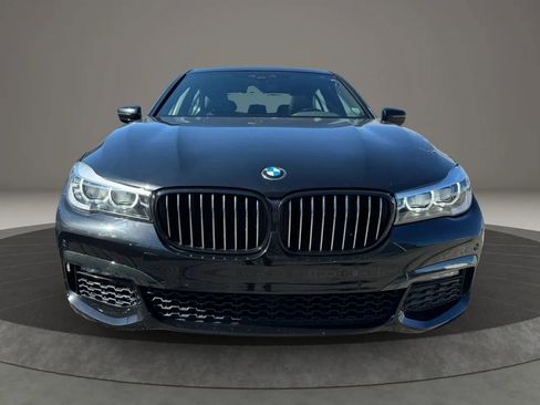 Used 2019 BMW 740i w/ M Sport Package RWD image 3