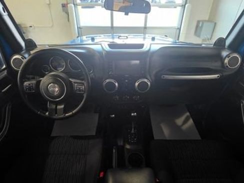 Used 2012 Jeep Wrangler Unlimited Sahara w/ Connectivity Group image 26