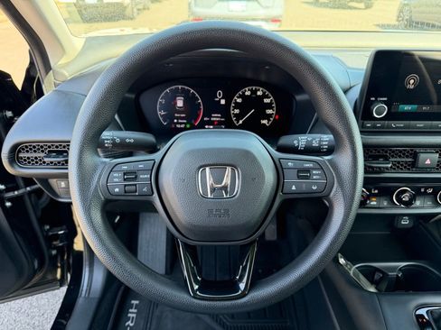 Used 2023 Honda HR-V LX image 19